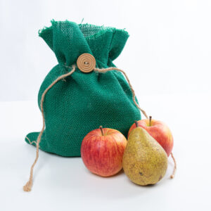 Zelený jutový sáček s knoflíkem 25×20 cm