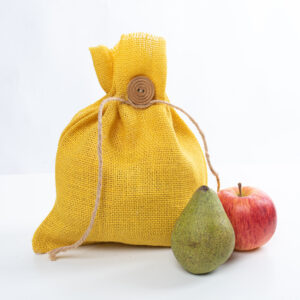 Žlutý jutový sáček s knoflíkem 25×20 cm