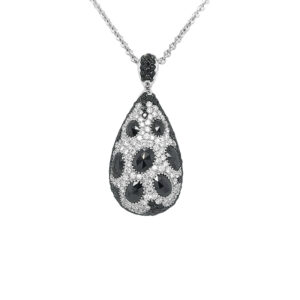 Zlatý Přívěsek s Černými a Bílými Diamanty